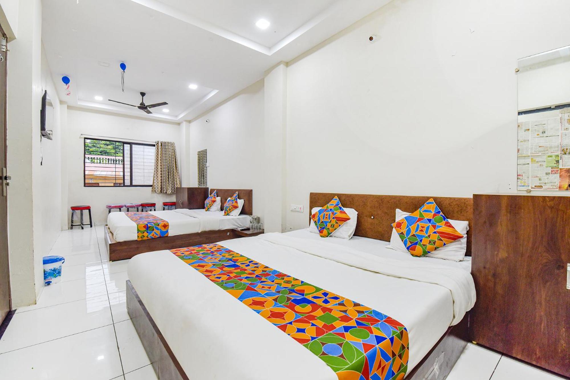 Fabexpress Devani Palace Ujjain Exterior photo